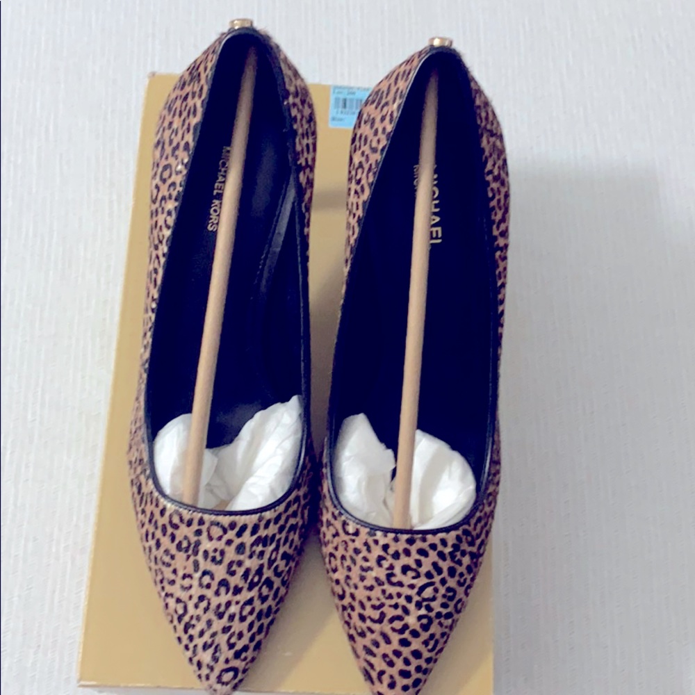 Michael Kors women flex pump size 7